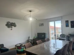 Appartement à Saint-Estève — vignette 3
