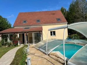 Maison avec piscine chauffée