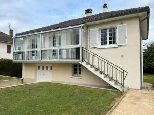 Pavillon dans quartier calme à 2 pas du bourg de lanouaille