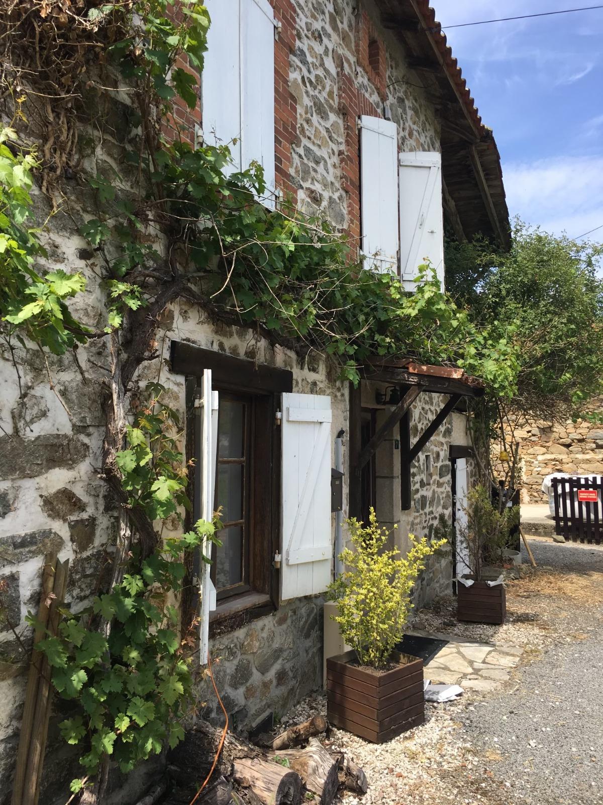 Maison à Saint-Laurent-sur-Gorre