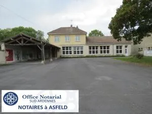 Ensemble immobilier d'env. 260 m² - possibilité de réaliser une grande maison d'habitation