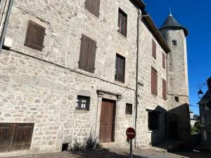 Immeuble à Ussel — vignette 3