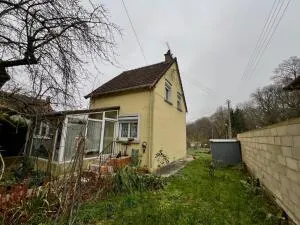 Petite Maison à rénover avec garage indépendant de 40 m² - rue de la Gare