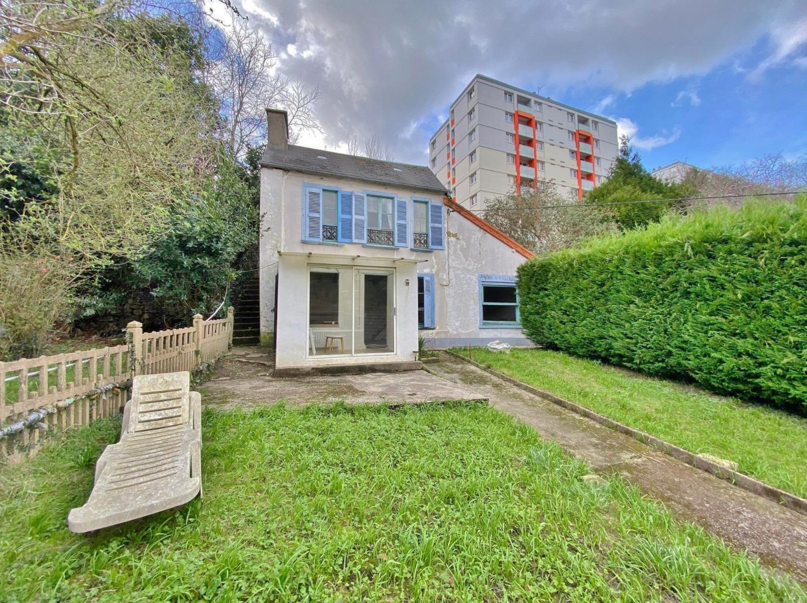 MAISON A RENOVER AVEC JARDIN 