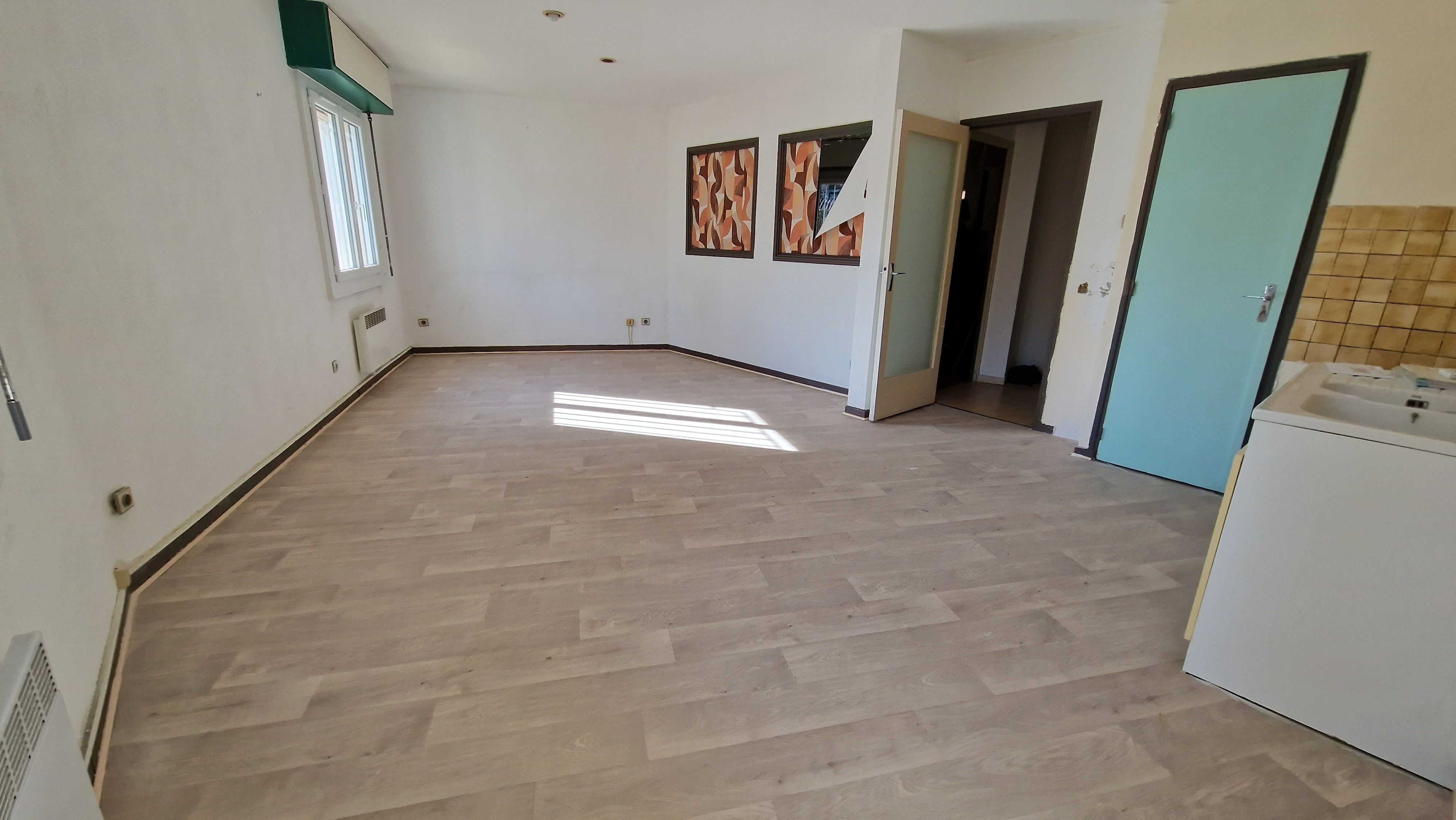 Au centre de St Clément local T2 de 42m²