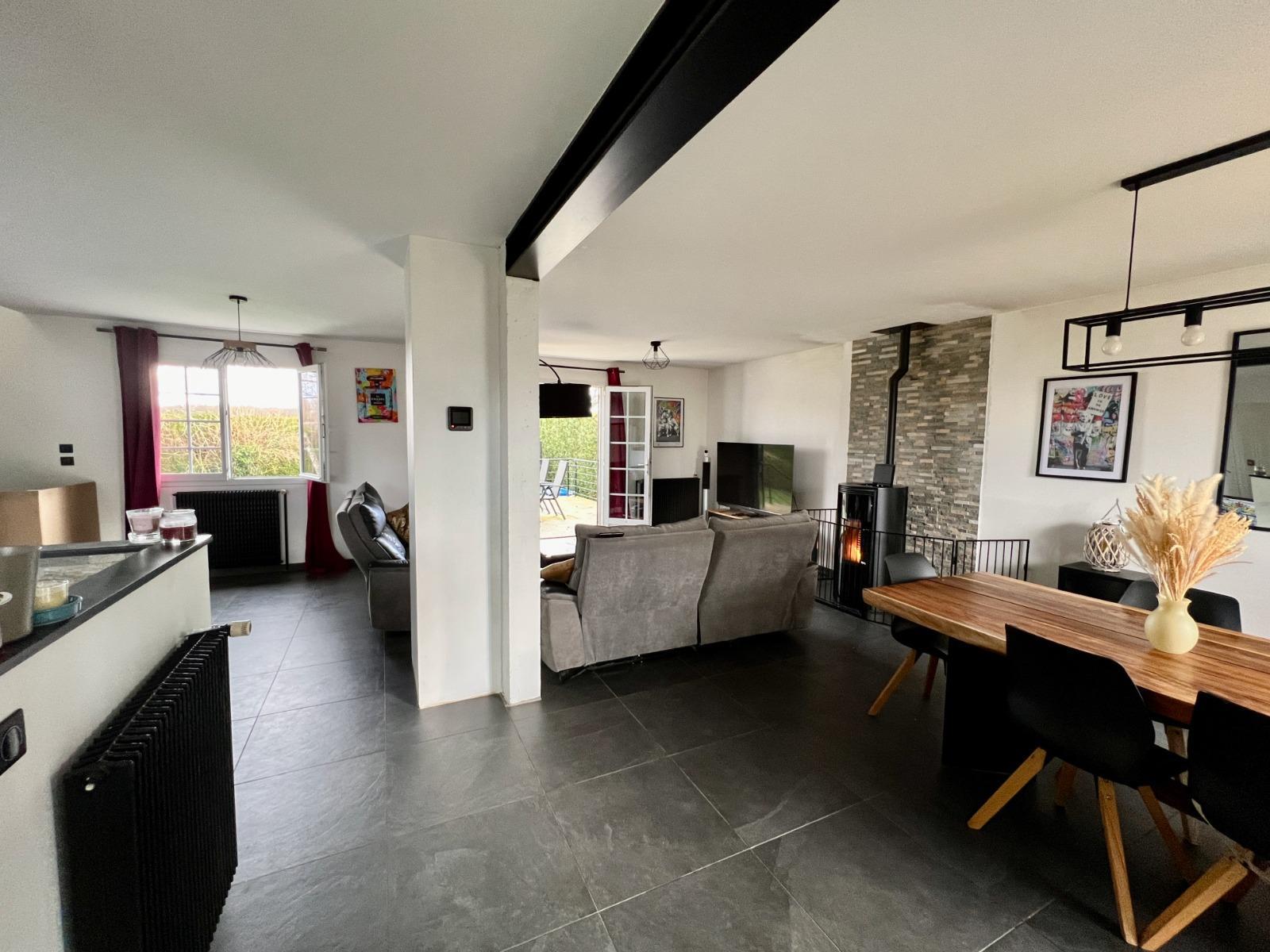 Belle maison rénovée avec grand jardin