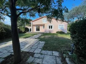 MAISON 4 PIECES, 3 CHAMBRES, JARDIN ET DOUBLE GARAGE