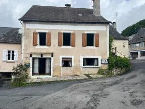 Maison de bourg avec caractère 
