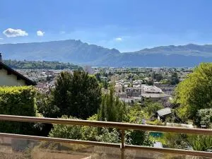 Appartement T2 à rénover avec vue sur le lac et les montagnes