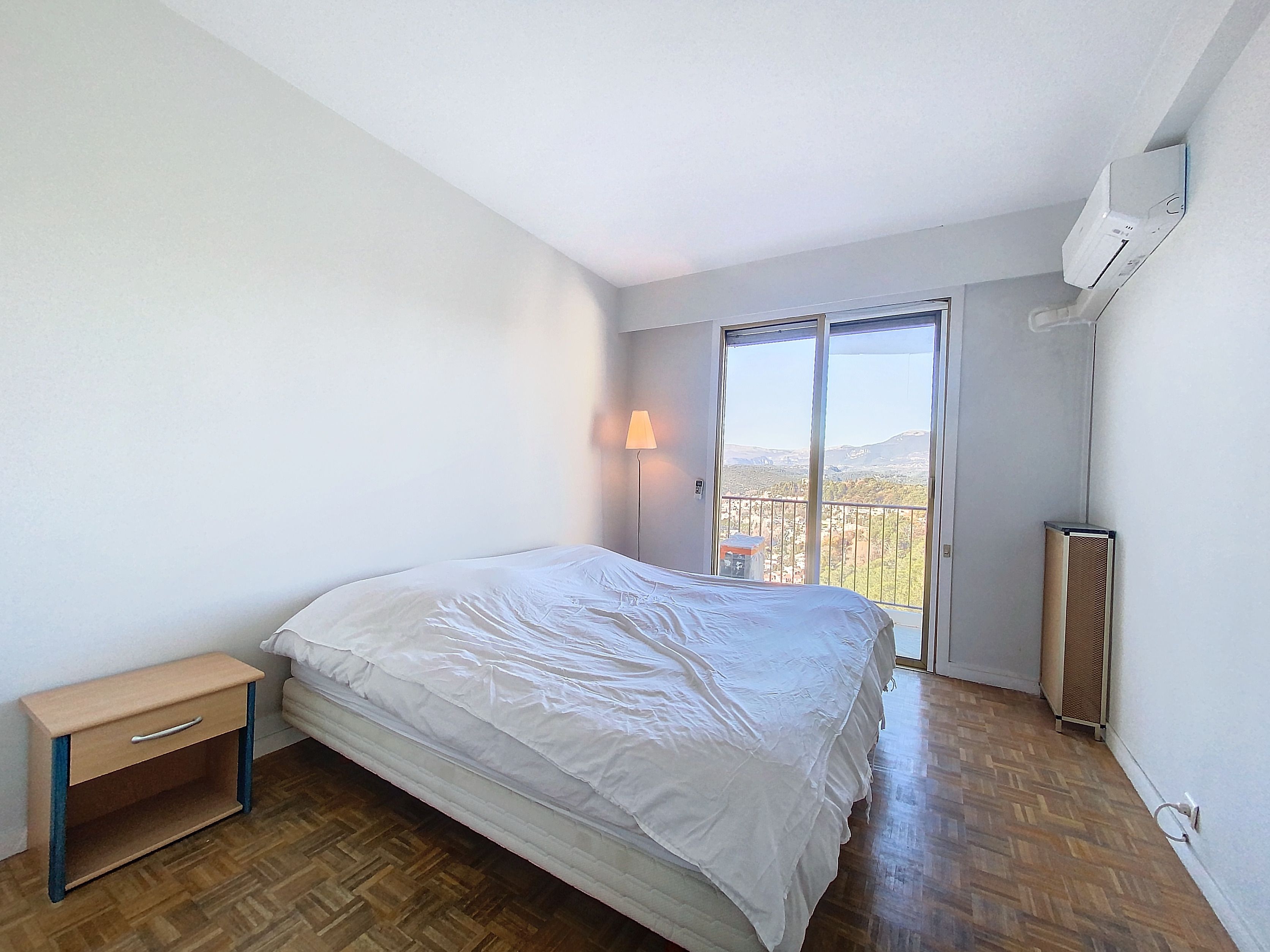 Appartement à Cagnes-sur-Mer — vignette 3