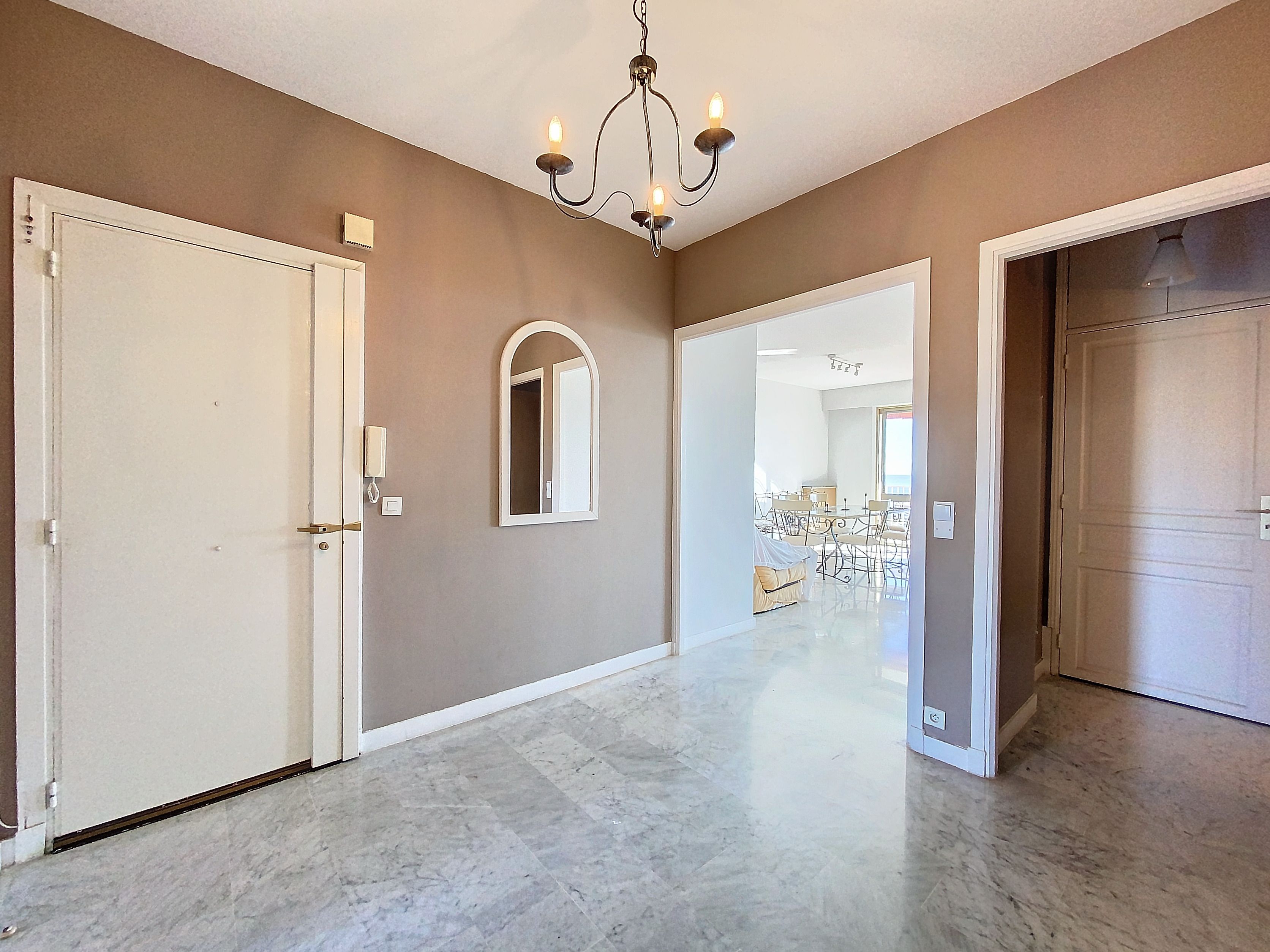 Appartement à Cagnes-sur-Mer — vignette 11