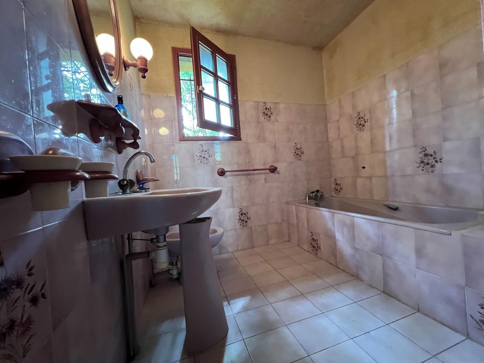 Maison à Saint-Victurnien — vignette 8