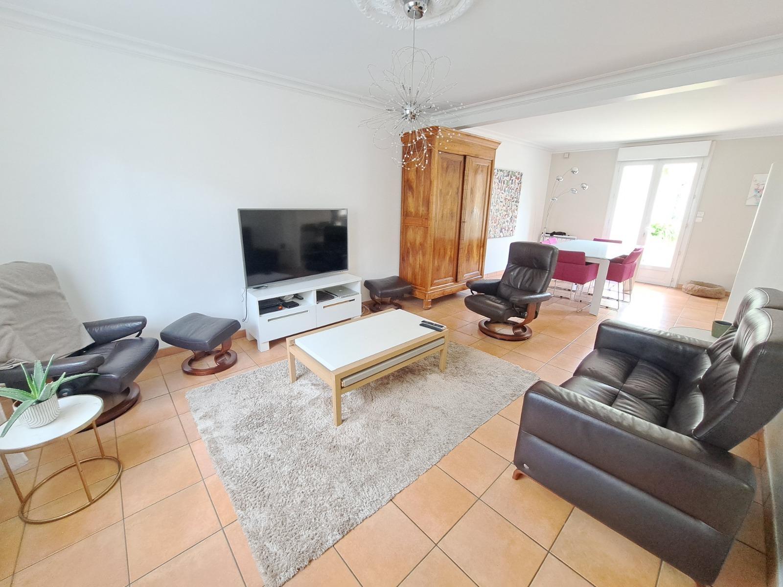 5 MIN HOPITAL - QUARTIER BOUSSINIERE - PLAIN PIED AVEC GARAGE 