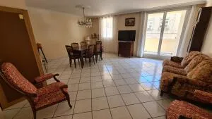 APPARTEMENT T3 75M2 A RENOVER