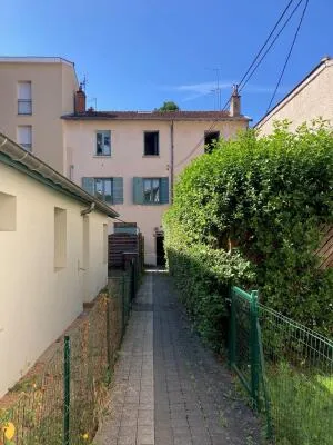 Appartement à Écully — vignette 11