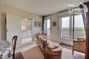 Bel appartement T3 dernier étage vue sur Loire Résidence Le Belvédère