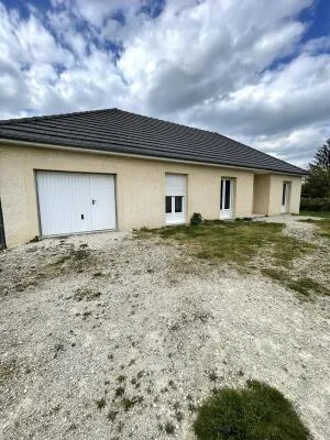 MAISON de plain pied de type 5 construite en 2007 