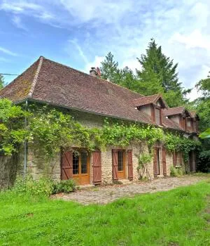 A VENDRE-ANCIEN MOULIN SUR 14HA DE BOIS AVEC ETANG-290 000€ FAI-8 Pieces-193m²-21210 CHAMPEAU-EN-MORVAN