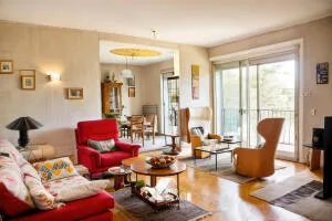 T4 104 m² en résidence arborée avec balcon, cave, garage et parking privatifs
