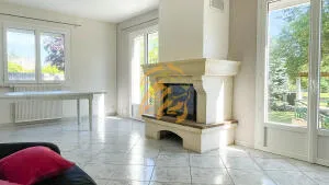 Maison à Vœuil-et-Giget — vignette 4