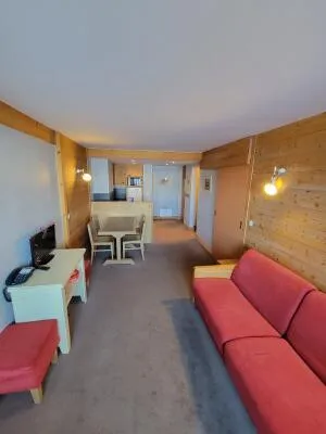 Spacieux appartement avec accès PMR face aux pistes dans une résidence à Belle Plagne haut