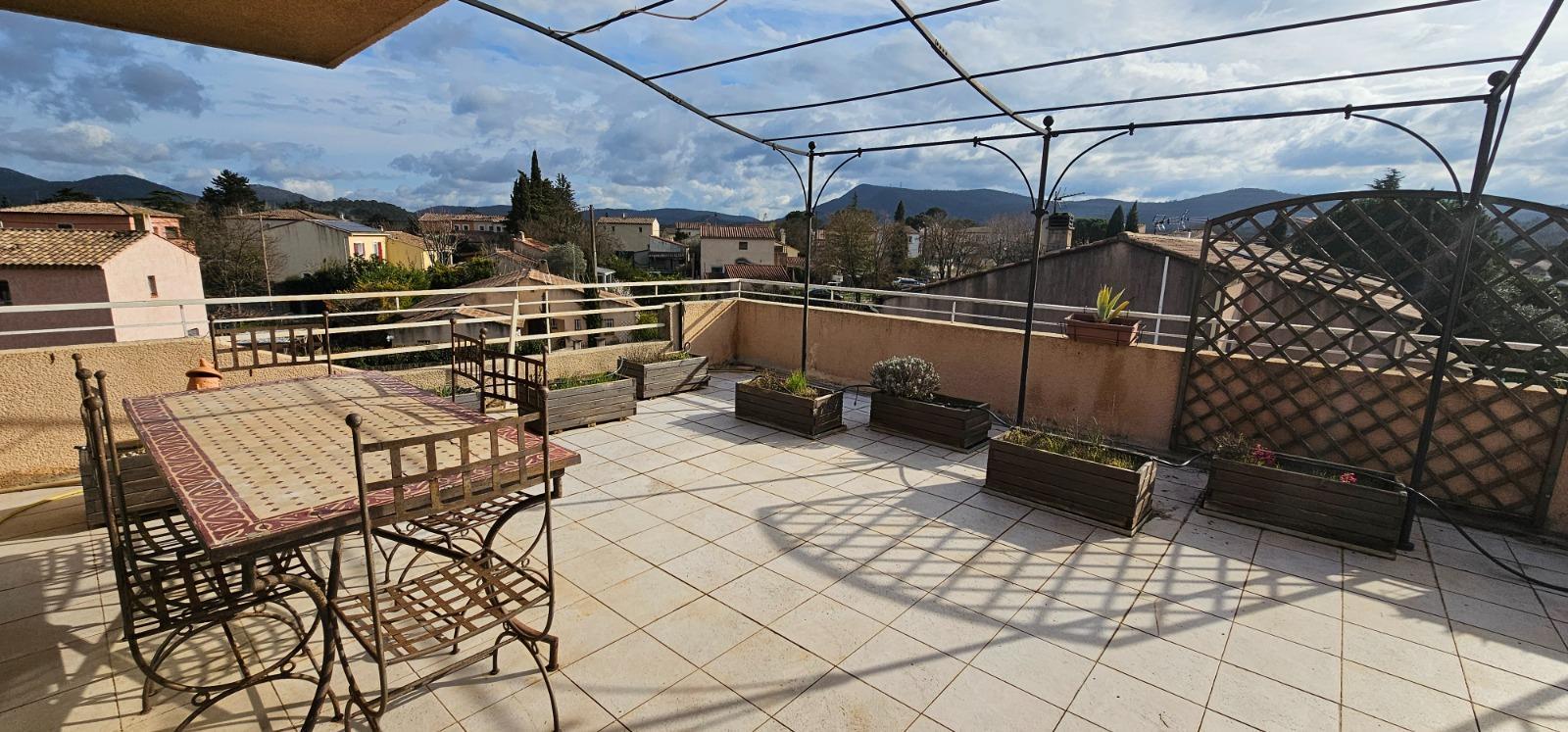 Appartement à Garéoult — vignette 2
