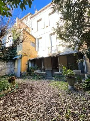 MAISON AVEC JARDIN ET GARAGE