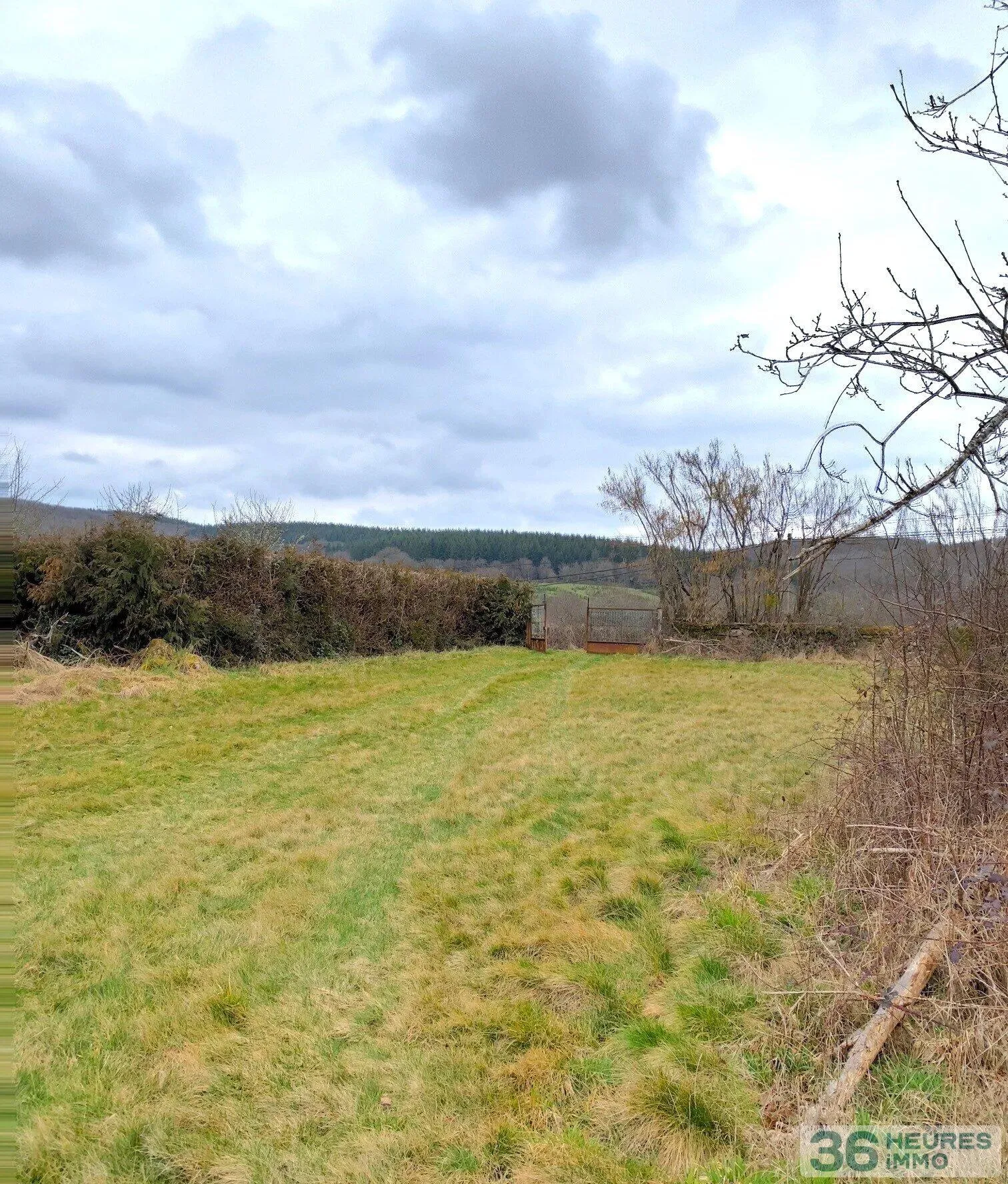 A VENDRE ENTREPÔT SUR 7 000m² de TERRAIN