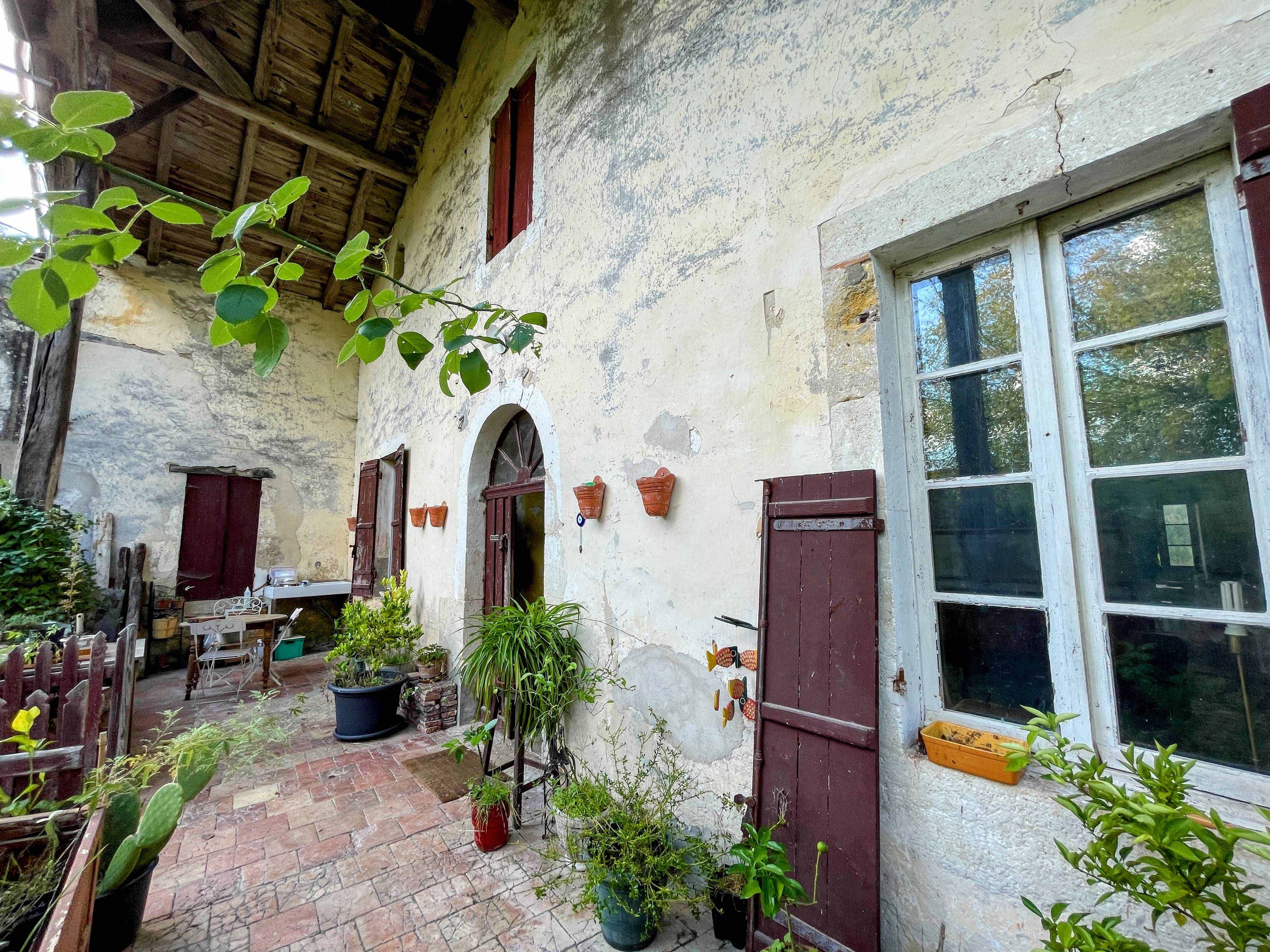 Maison de caractère en pierre de 163m2 à restaurer