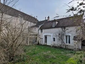 Immeuble à Coulanges-la-Vineuse — vignette 11