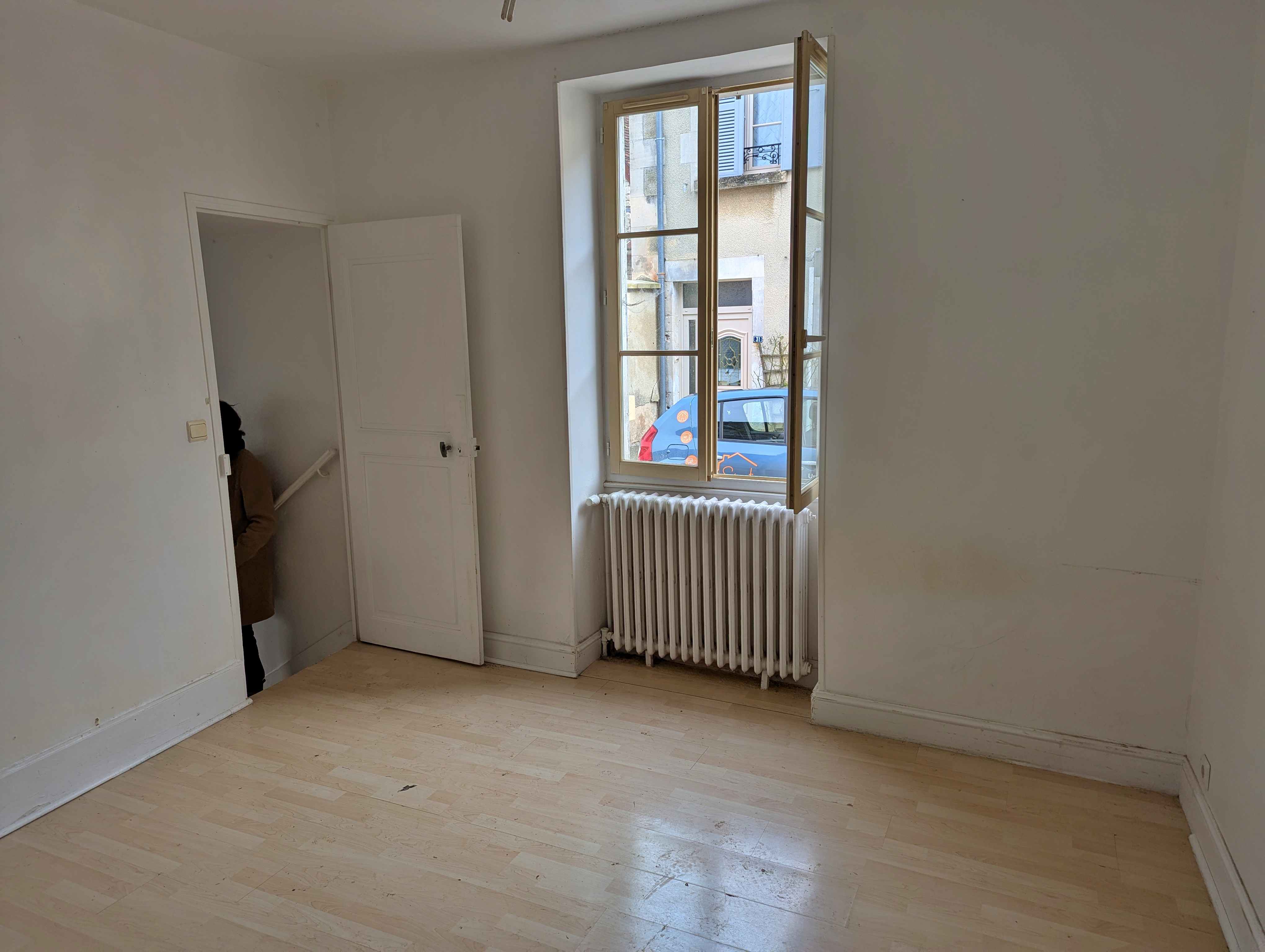 Immeuble à Coulanges-la-Vineuse — vignette 12