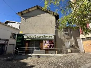 Immeuble avec appartement