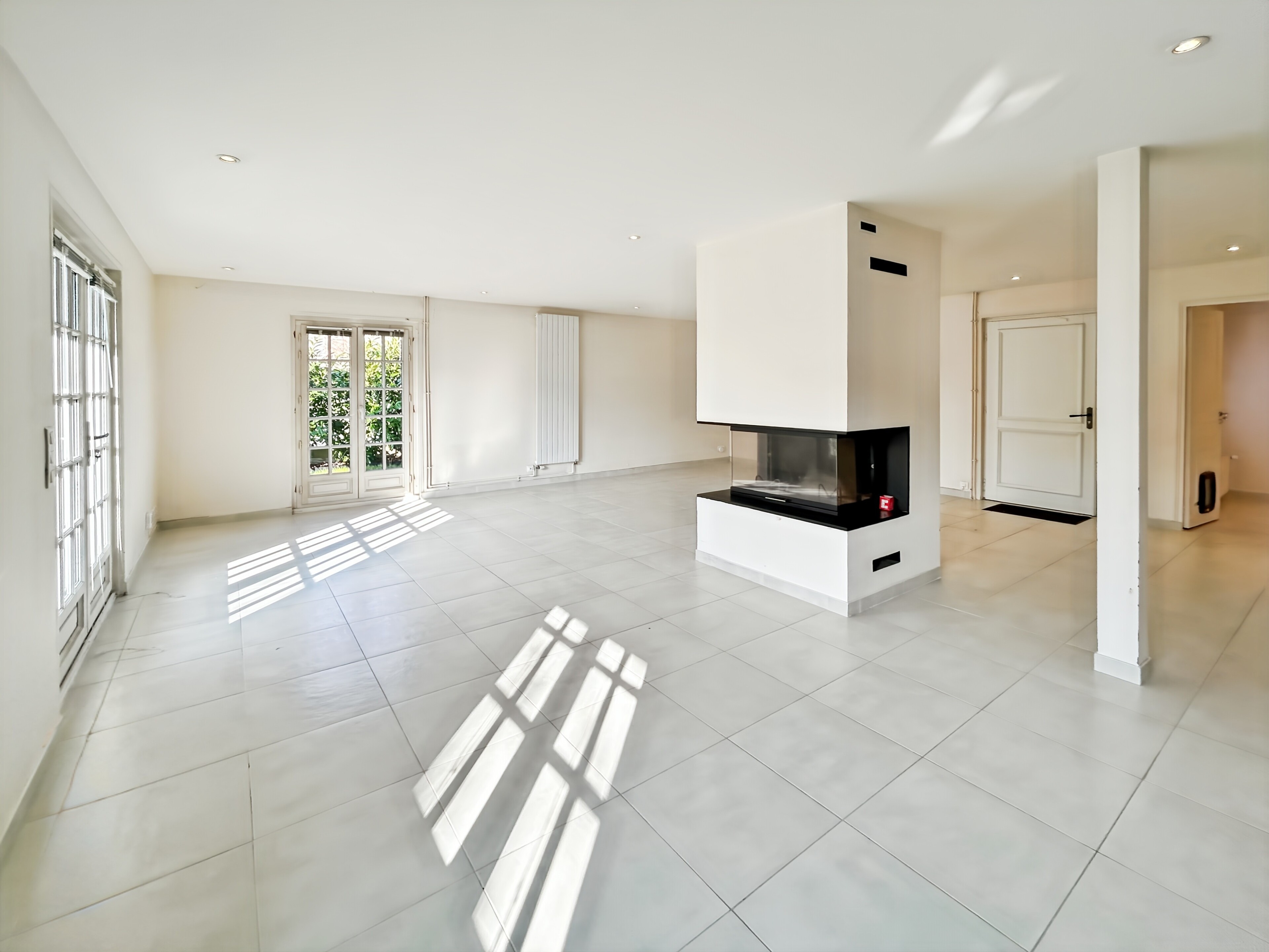 Maison à Le Mesnil-le-Roi — vignette 3