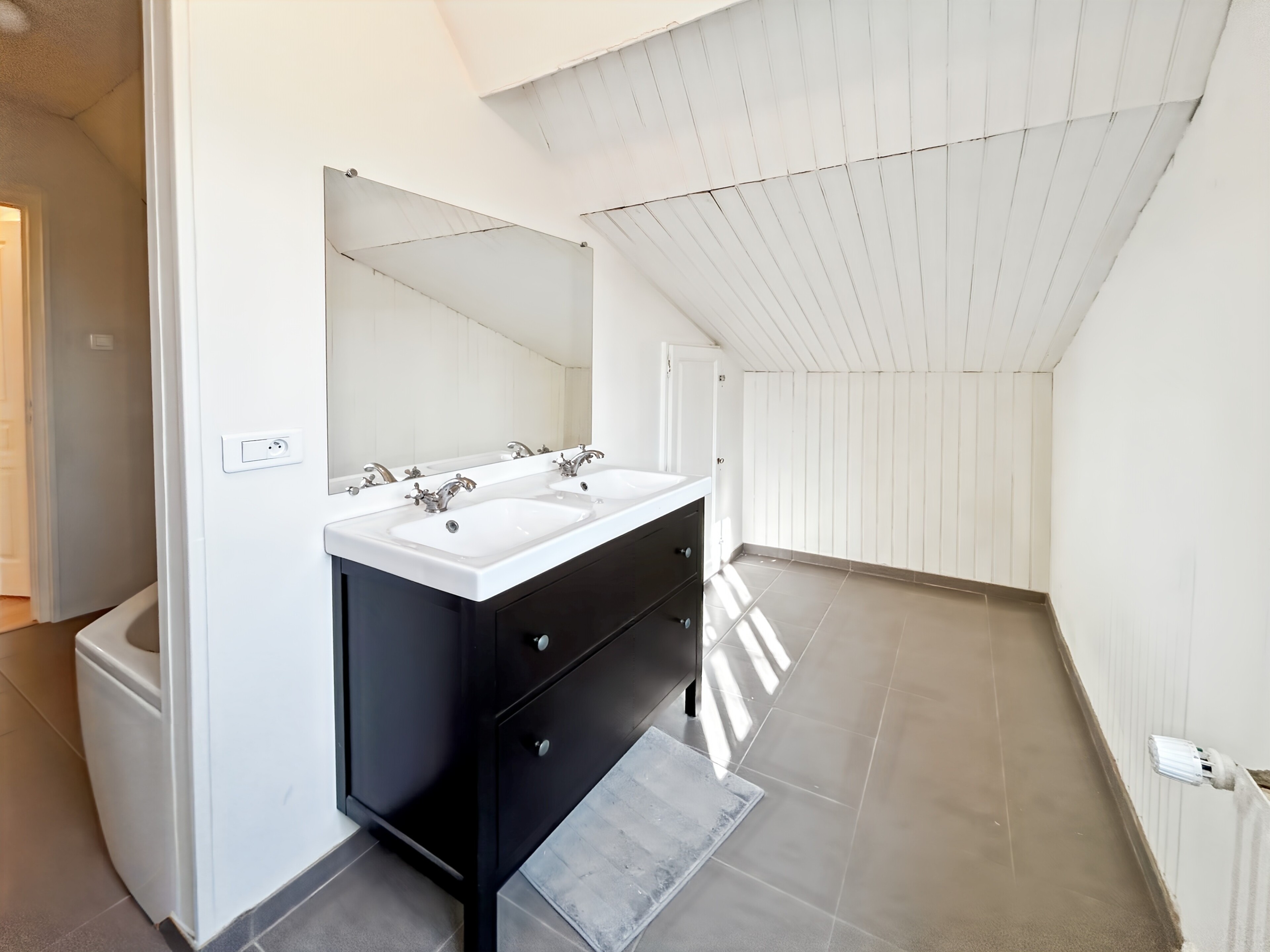 Maison à Le Mesnil-le-Roi — vignette 11