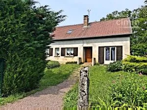 A VENDRE-PAVILLON(1984) 174m² SUR 2095m² DE TERRAIN-120 000€