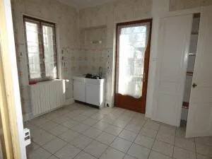Maison à Saint-Gervais-d'Auvergne — vignette 2