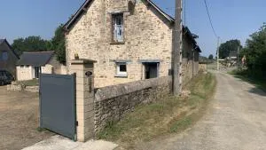 Maison à Saint-Saturnin-du-Limet — vignette 4