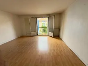 Appartement 2 pièces avec parking et cave