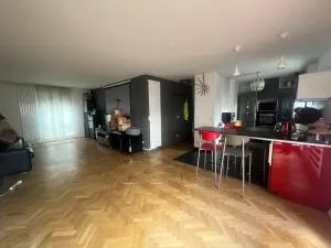 Appartement à Suresnes — vignette 2