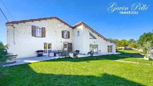 Maison rustique rénovée Le Garric
