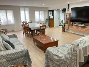 Maison familiale 4 chambres avec jardin