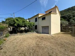 Maison Familiale T6, de 152 m² sur 1 865 m² – Vue dominante et Sud