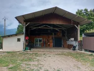 Propriété agricole de 11ha avec hangar, tunnel stockage fourrage et verger