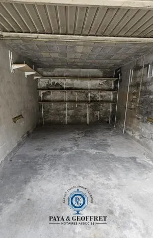 Garage – Parking à Méounes-lès-Montrieux — vignette 3