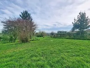Maison en pierre à réinventer – 5 pièces – 115 m² habitables – Terrain de 1 000 m²