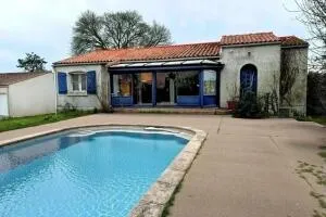 MAISON SUR SOUS SOL ET PISCINE