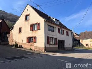 Maison de ville à grand potentiel - Grange et Jardin