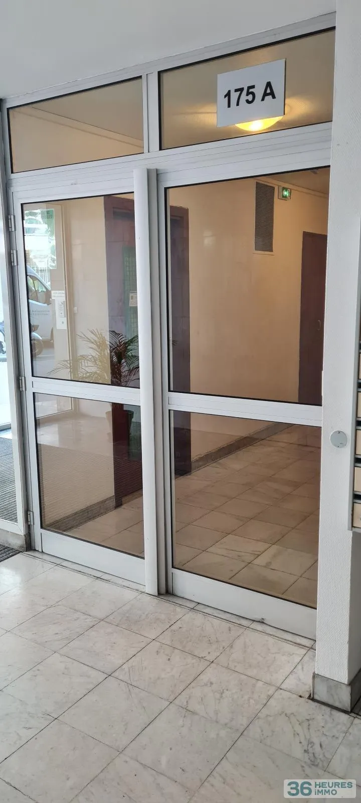 Appartement à Paris 18e Arrondissement — vignette 4