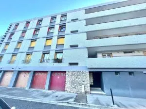 Appartement à Nîmes — vignette 2