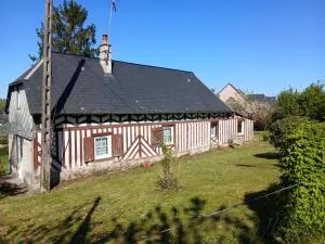 Maison à restaurer sur la Rivière-Saint-Sauveur (14600)